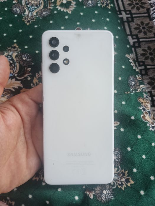 Samsung galaxy A32 aybi yuq karopka dakument bor 800min kelishamiz