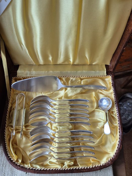 Set de tacâmuri placate cu argint