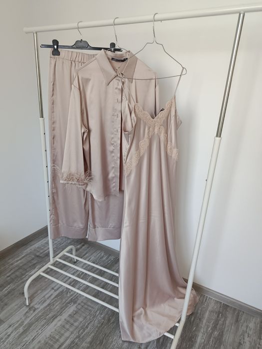 Стенена рокля на Illumminee