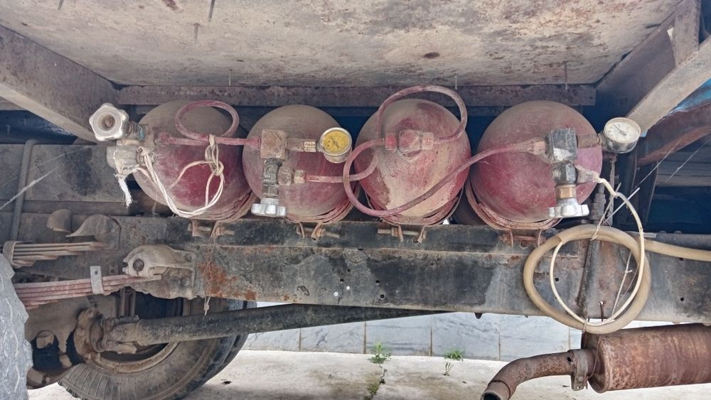 Gaz bolo lar 100 talk 4 ta katta moshinlarniki