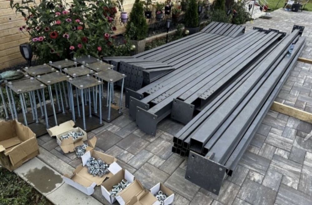 Vand structura metalică 20x10x4 Pret 6000euro 

10 cuzineti 
10 stâlpi