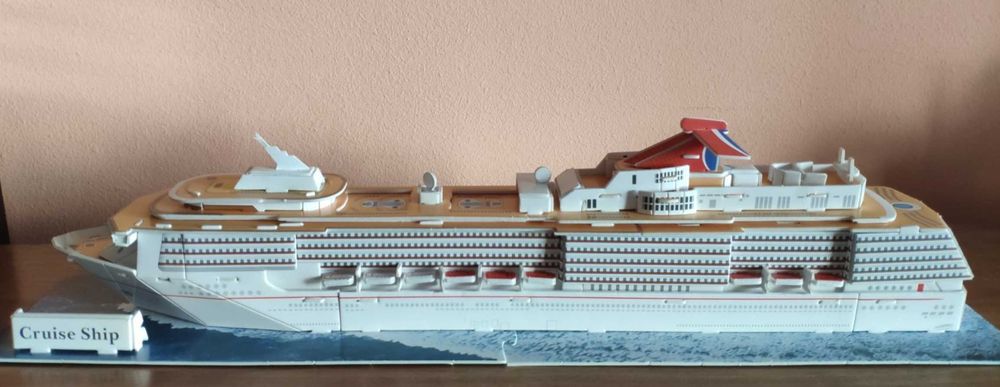 ПОДАРЯВАМ 3D пъзели: Круизен кораб,  Big Ben, Tower Bridge, Зимна къщичка (сглобени)