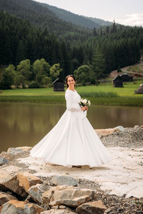 Rochie mireasă elegantă din tafta