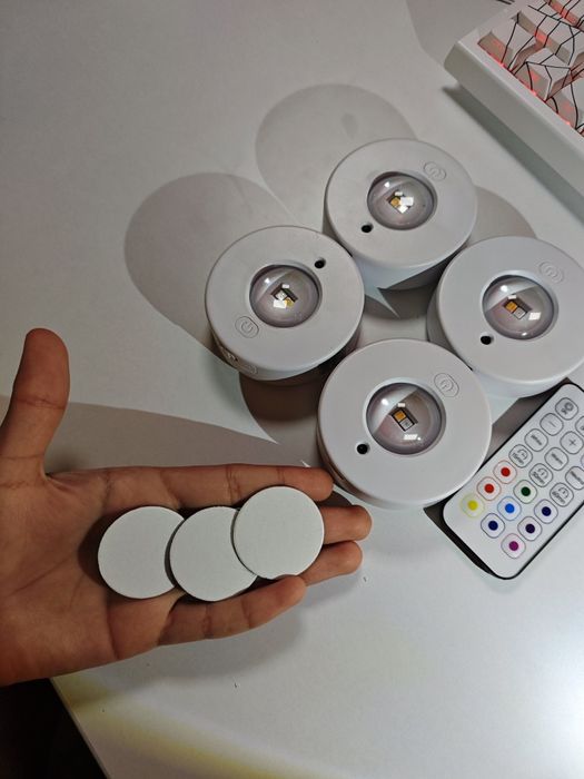 Комплект 4бр. LED RGB лампи с дистанционно – USB зареждане, Магнитни