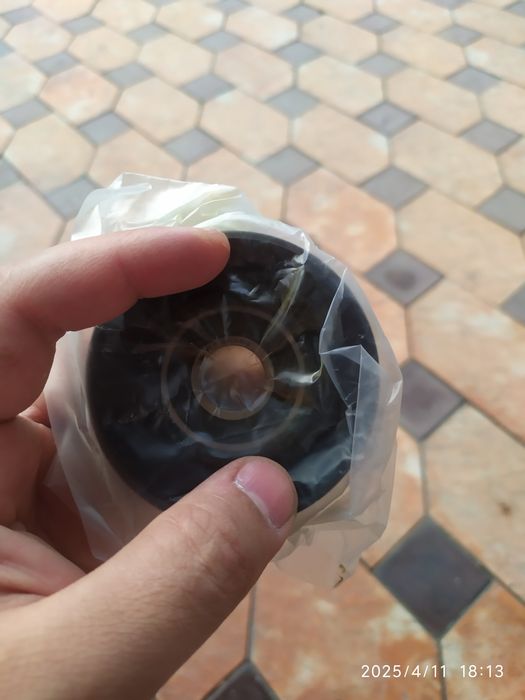 Направляющий ролик от Мерседес