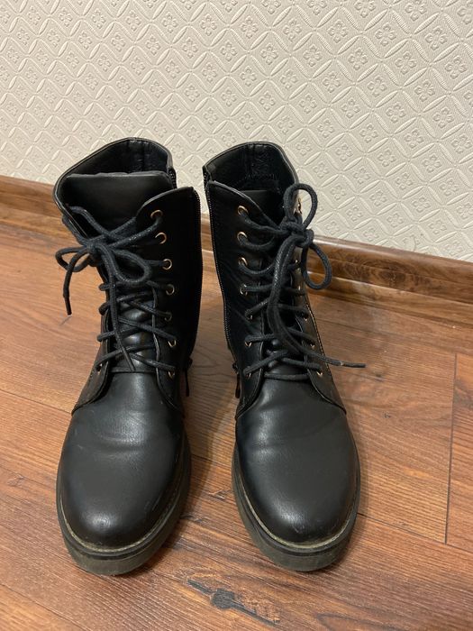 Продам Ботинки детские