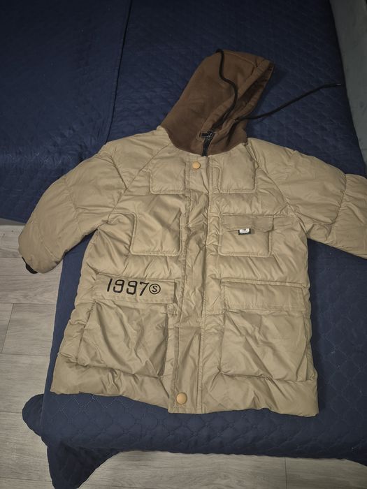 Продам куртку  на девочку