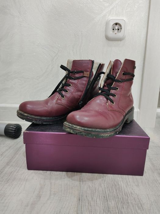 Продам демисезонные ботинки