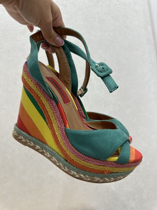 Женская обувь 2500 тг