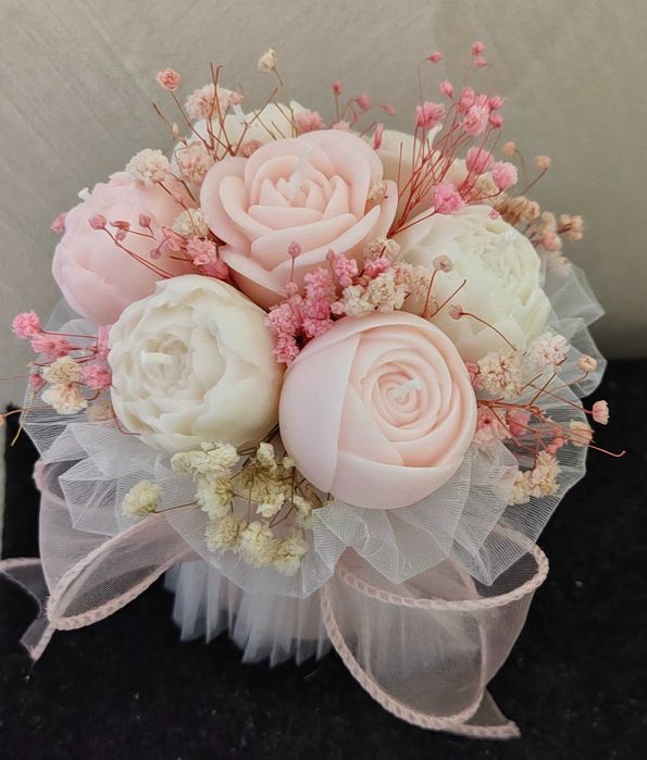 Букети от соеви свещи и коледни предложения