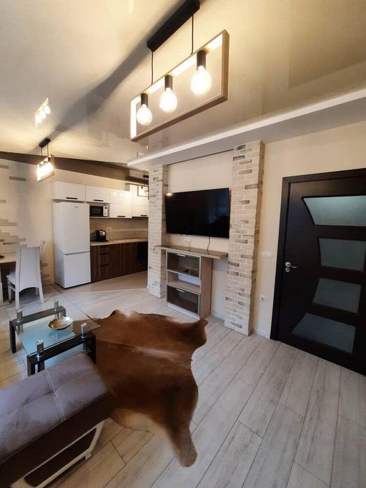 Дава се под наем Двустаен апартамент в Бургас, Зорница - 60 кв.м за 612 € - Снимка #2