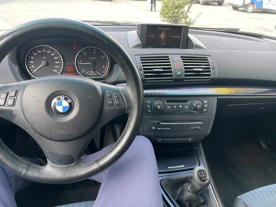 BMW SERIA 1 2.0d  s-au schimb