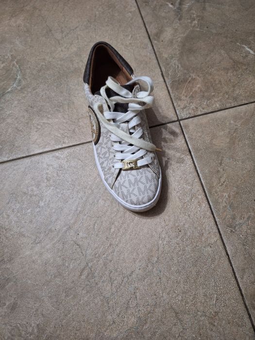 Sneakers Michael Kors și Claivin Klein
