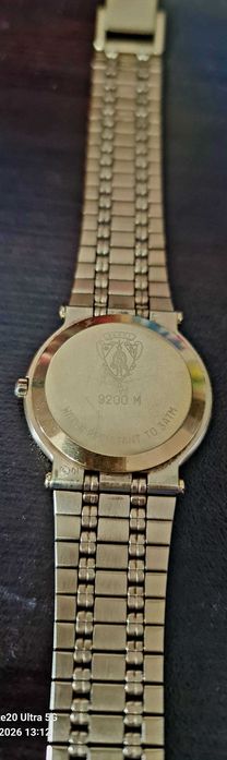 GUCCI ceas unisex vintage , damă in stare foarte buna , placat cu aur