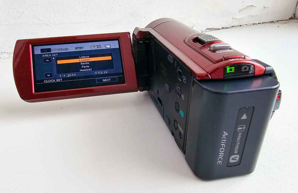 Цифровая видеокамера Sony HDR-CX110E