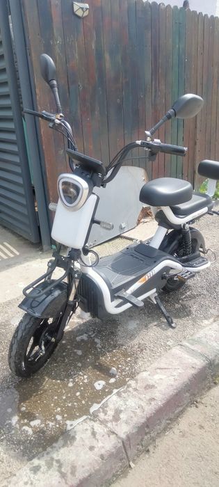Scooter Electric Super Go 350 W  48V 20 Ah viteză 25
