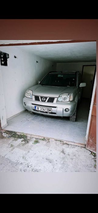 Партерен гараж в центъра, 22 кв.м, мокро помещение.