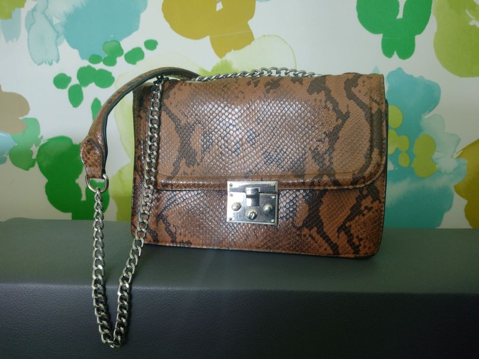 Дамска тигрова чанта Stradivarius