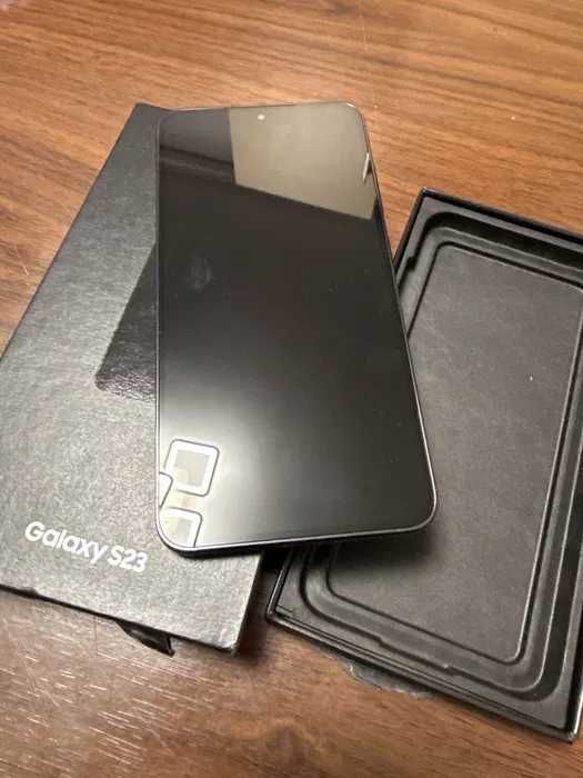 Samsung Galaxy s23  ca si nou la cutie