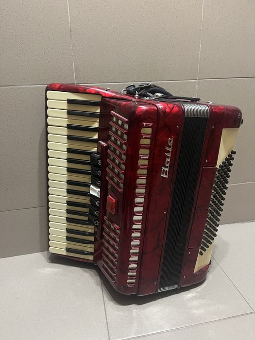 Vand acordeon Baile