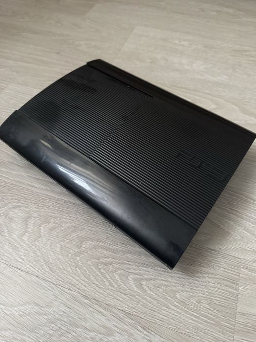 PS3 + 2 controllere + 2 PS Move + cameră + 15 jocuri – Pachet complet