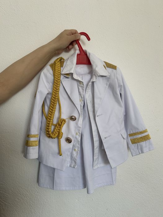 Парадный детский костюм