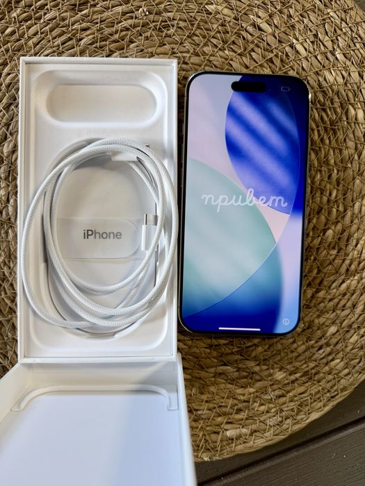 iPhone Air 256GB, Light Gold с ГАРАНЦИЯ, 100% батерия