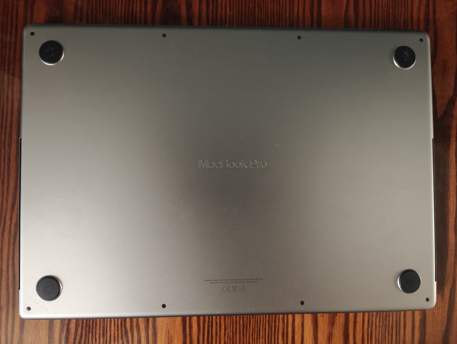 Продам Macbook M1 pro 16 1TB