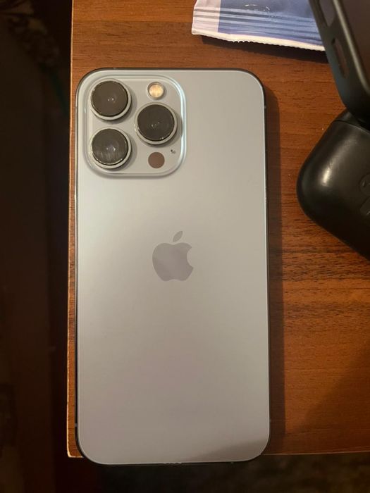 Айфон 13 про.