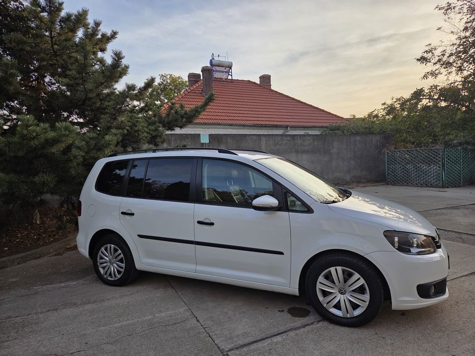 VOLKSWAGEN Touran 2015 — imagine 4