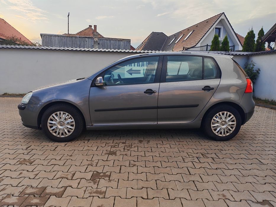 VW Golf - 1.4 mpi