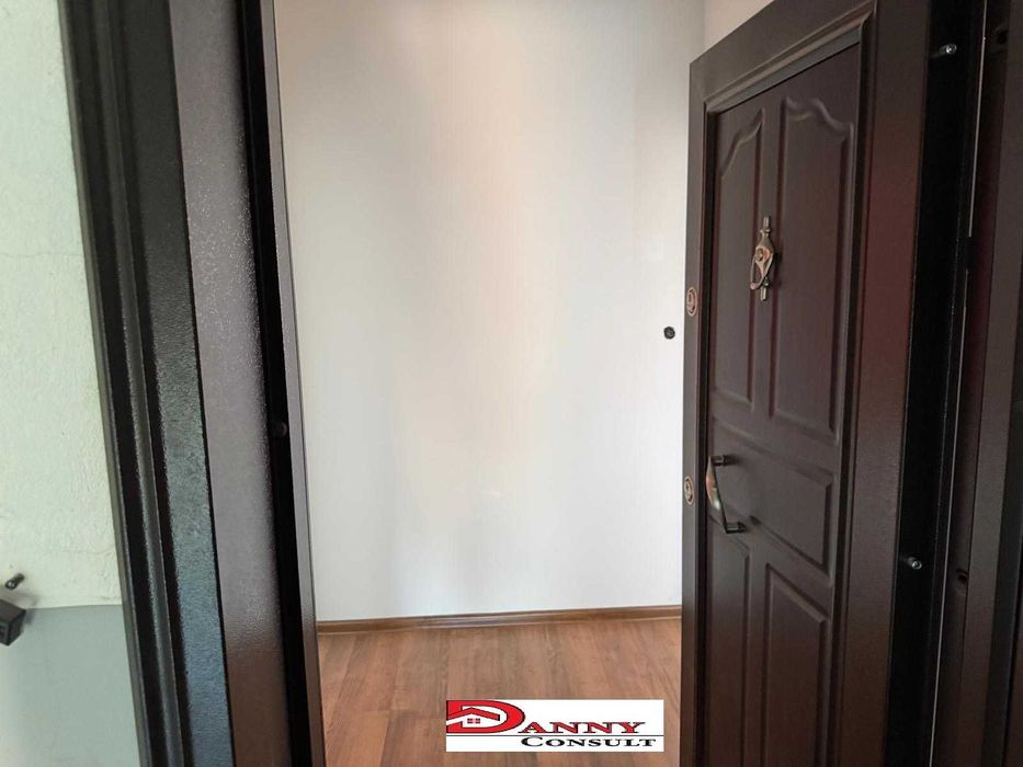 Тристаен ремонтиран апартамент в гр. Павликени