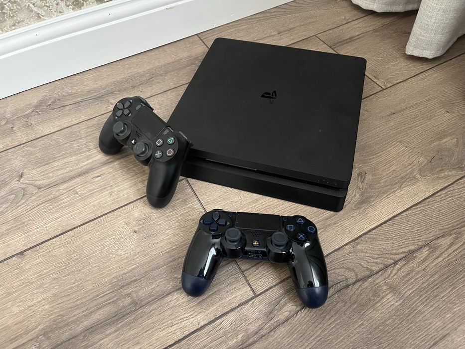 PlayStation 4 slim | 3 игры + 2 Геймпада в подарок!