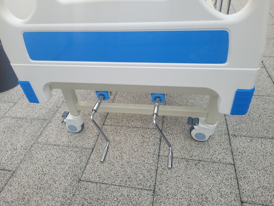 Vând pat cu saltea antiescare