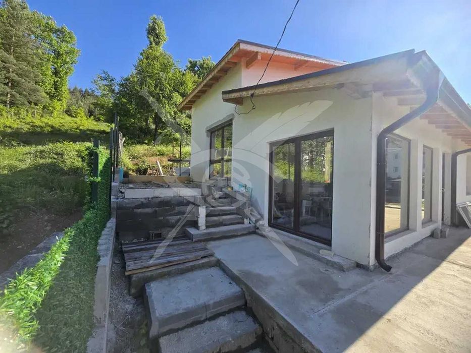 Продава се Къща в Своге - 75 кв.м за 1600 €/кв.м - Снимка #1