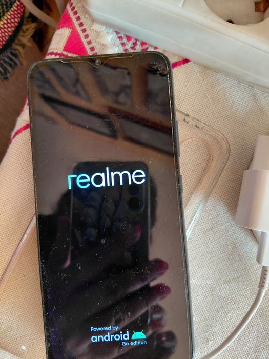 Айфон "Реалми"к протектор отзад