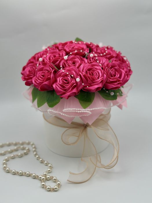 Цветы из атласных лент