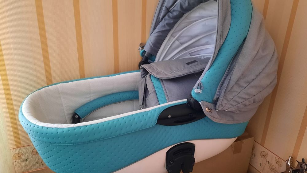 Продам детскую коляску