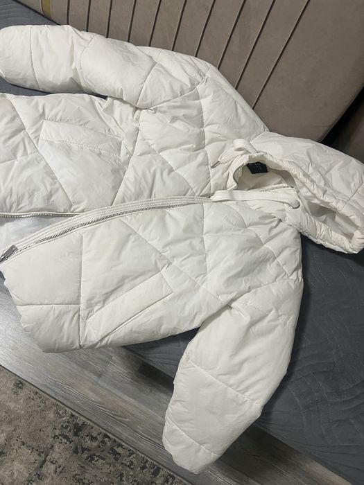 Продам белую куртку осенний