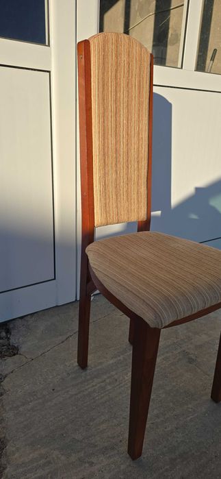 Продавам масивни столове