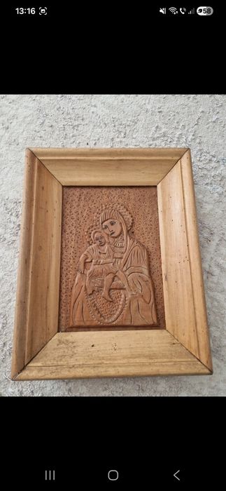 Icoană sculptată manual în lemn – Maica Domnului cu Pruncul, artizanat tradițional