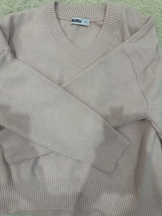 теплый розовый свитер