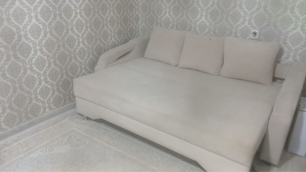 Продам диван в хорошем состояние