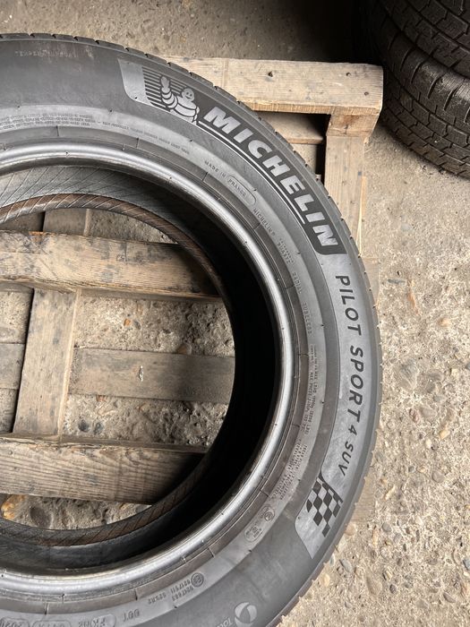 2 anvelope vara 235/65/17 , Michelin , DOT 2020