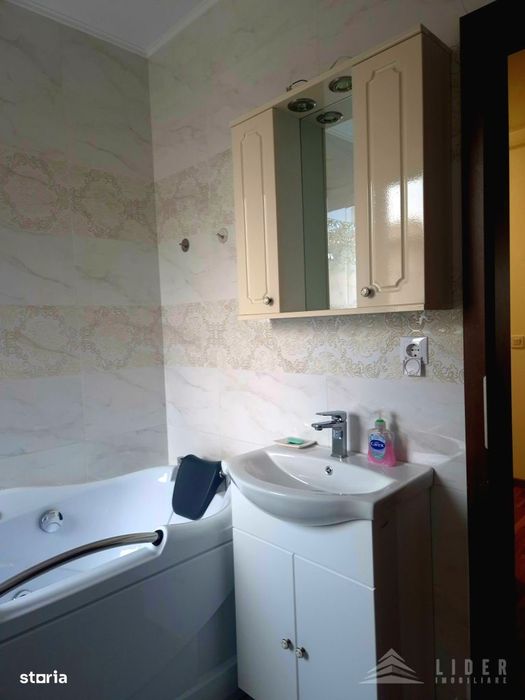 Apartament 3 camere de vanzare, spatios, parcare subterana, Zorilor Cl
