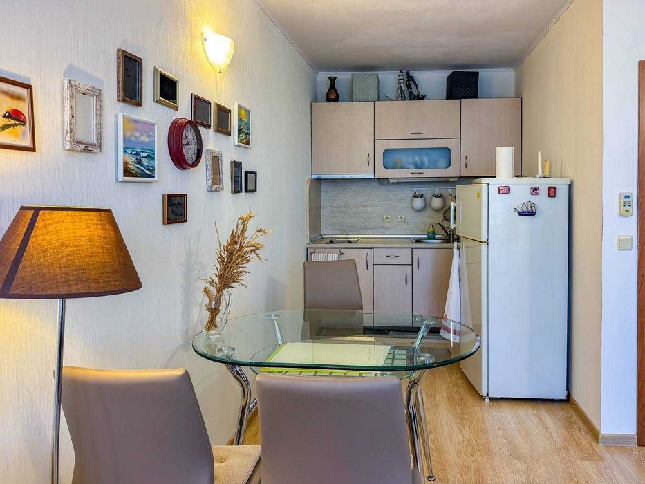 Комфортен двустаен апартамент с тераса в Rutland Bay, Равда
