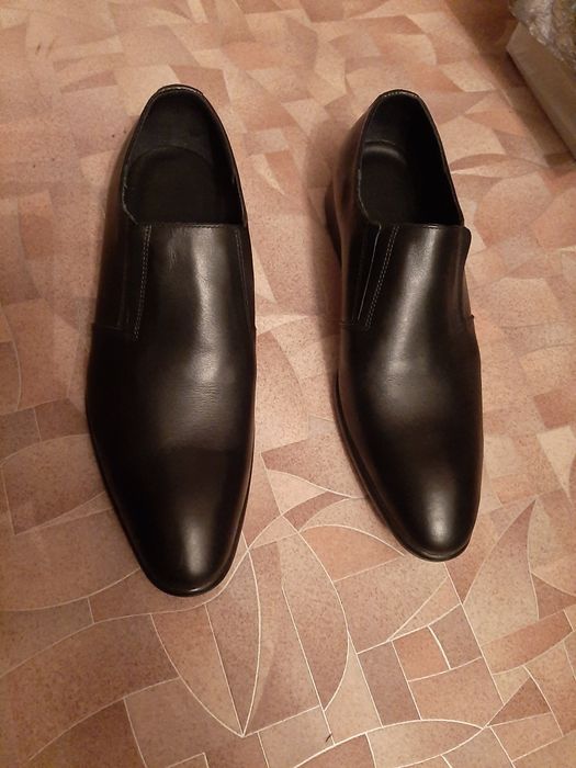 Продаётся новые туфли и сапоги с галошами