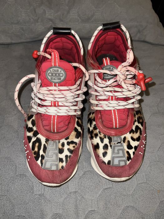 Versace chain reaction