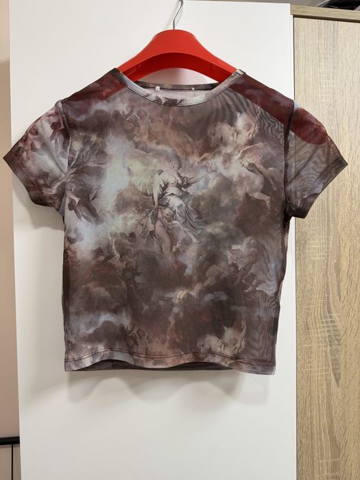 Продавам тениски в много добро състояние ,нови или носени само веднъж