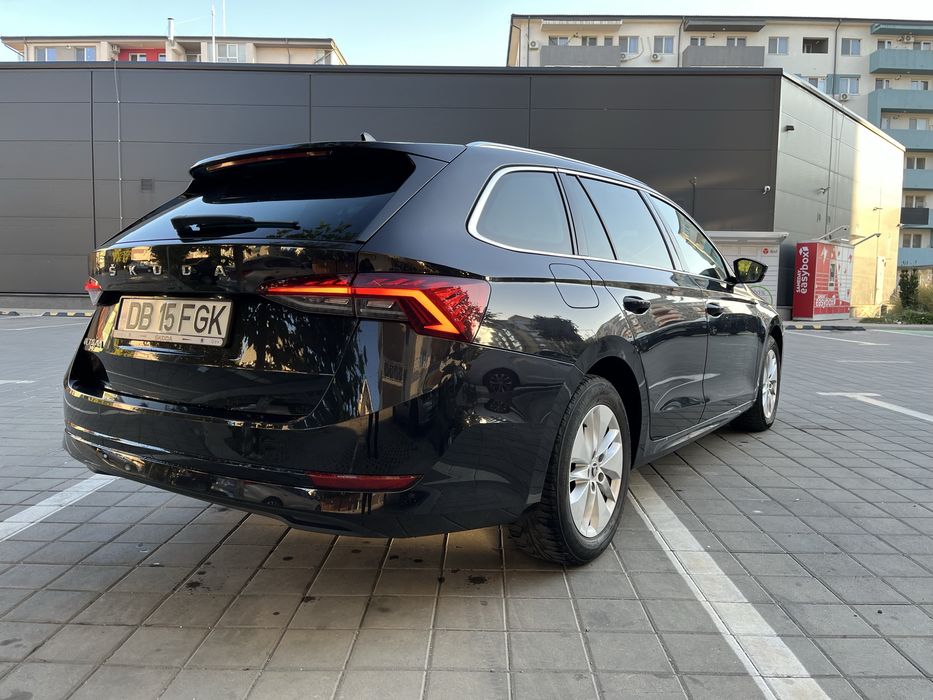 Skoda Octavia 2021 Diesel 2.0 manual incalzire scaune bord digital senzori parcare recunoastere semne faruri led geamuri privacy navigatie mare